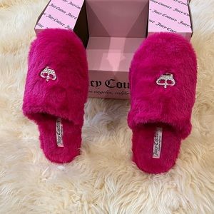 JUICY COUTURE WOMEN’S SLIPPER